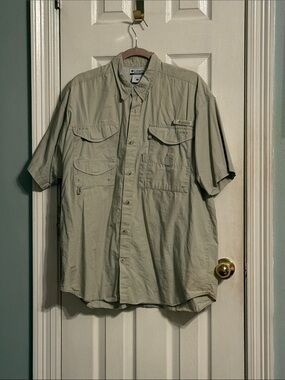 Columbia Men's Short-Sleeve Button-Up Shirt in Light Olive